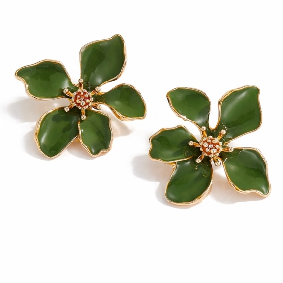 New! Ivy Green Flower Earrings NWOT (1026) - Picture 1 of 2